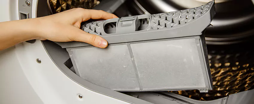 Signs Of A Clogged Dryer Lint Trap in Berkley, Michigan